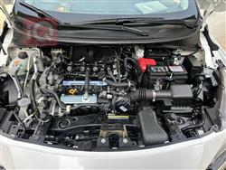 نيسان فيرسا